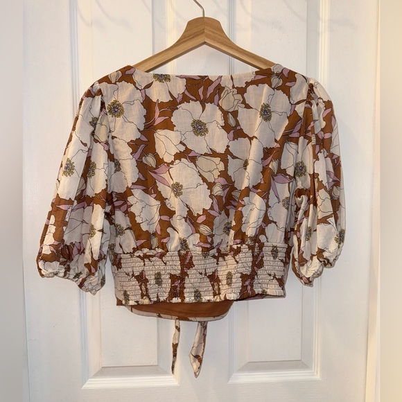 Aberocrombie Cropped Tie-Front Puff Sleeve Floral Top - Picture 3 of 7